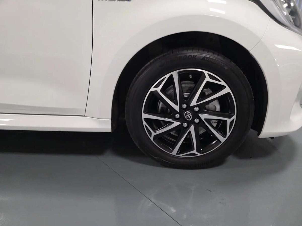 toyota-yaris-2022-hibrido-a-gasolina-1490cc