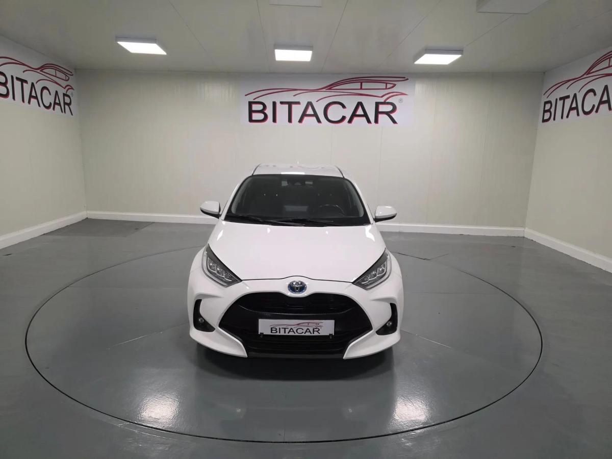toyota-yaris-2022-hibrido-a-gasolina-1490cc