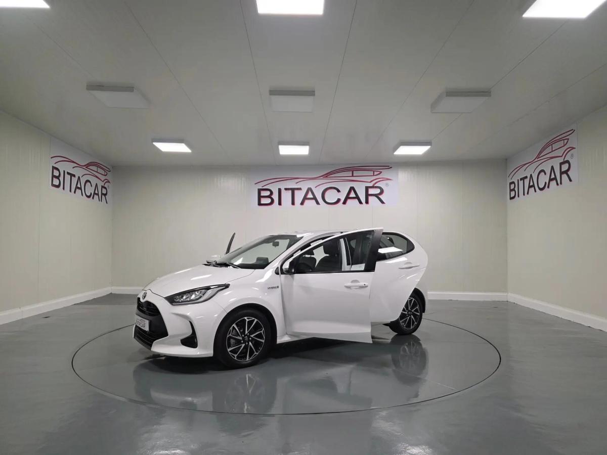 toyota-yaris-2022-hibrido-a-gasolina-1490cc