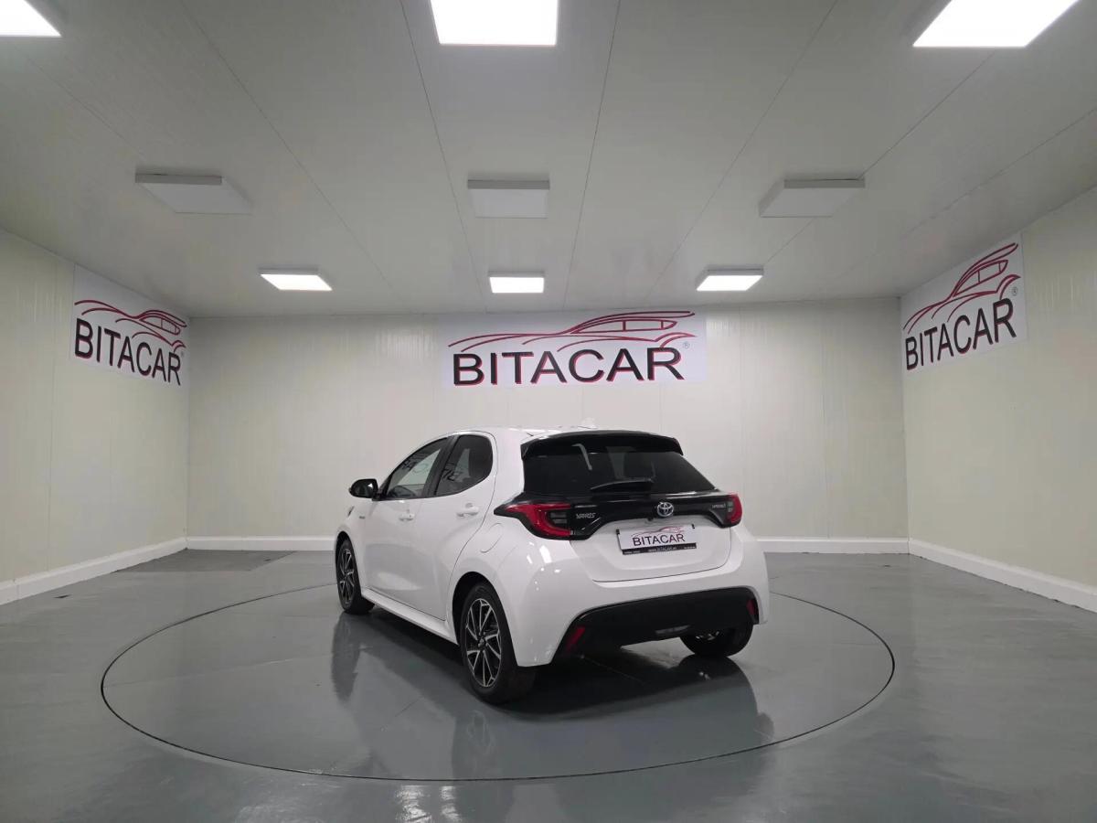 toyota-yaris-2022-hibrido-a-gasolina-1490cc