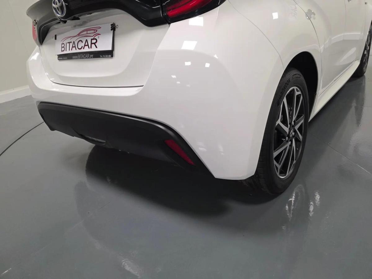 toyota-yaris-2022-hibrido-a-gasolina-1490cc