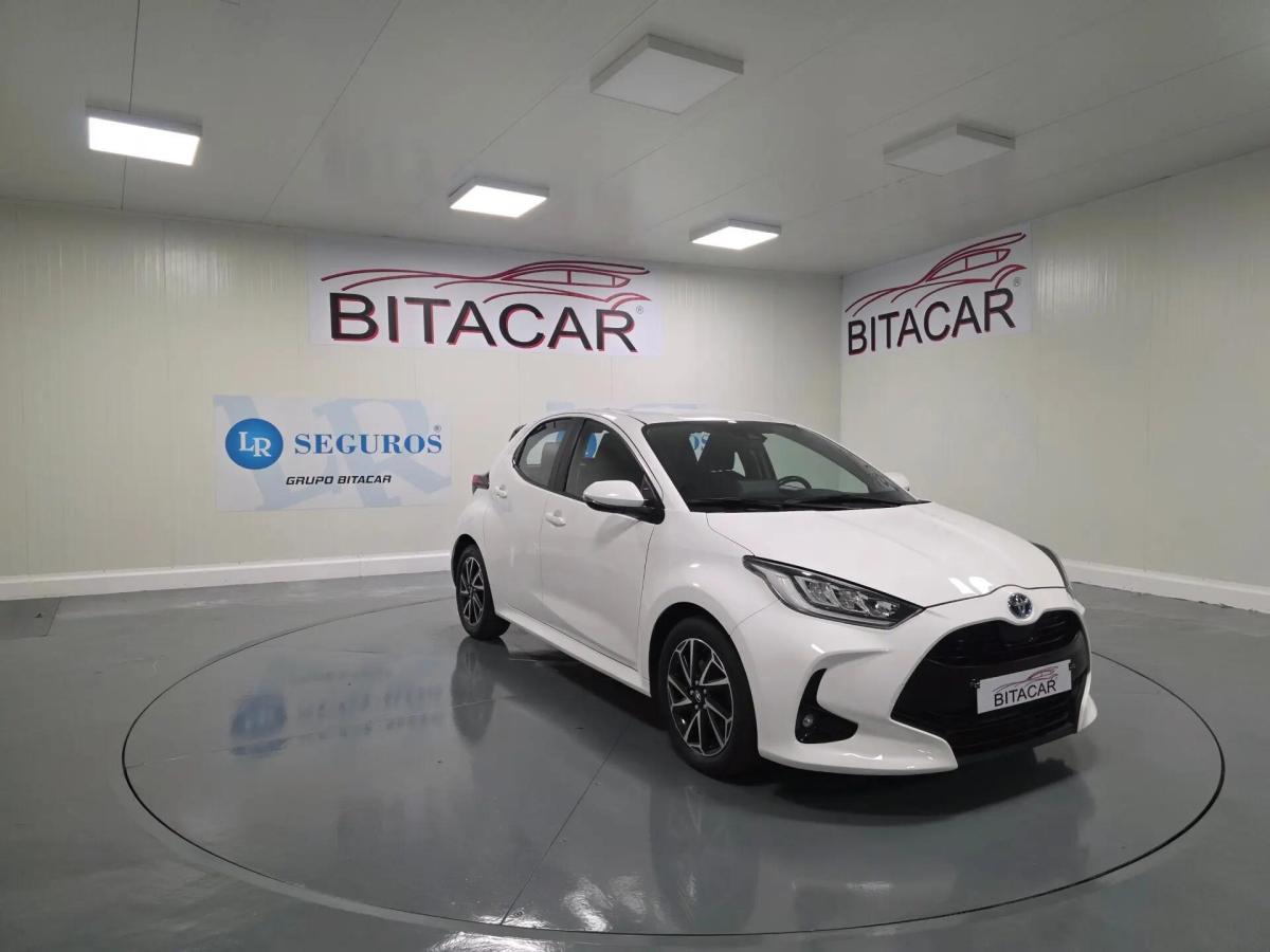 toyota-yaris-2022-hibrido-a-gasolina-1490cc