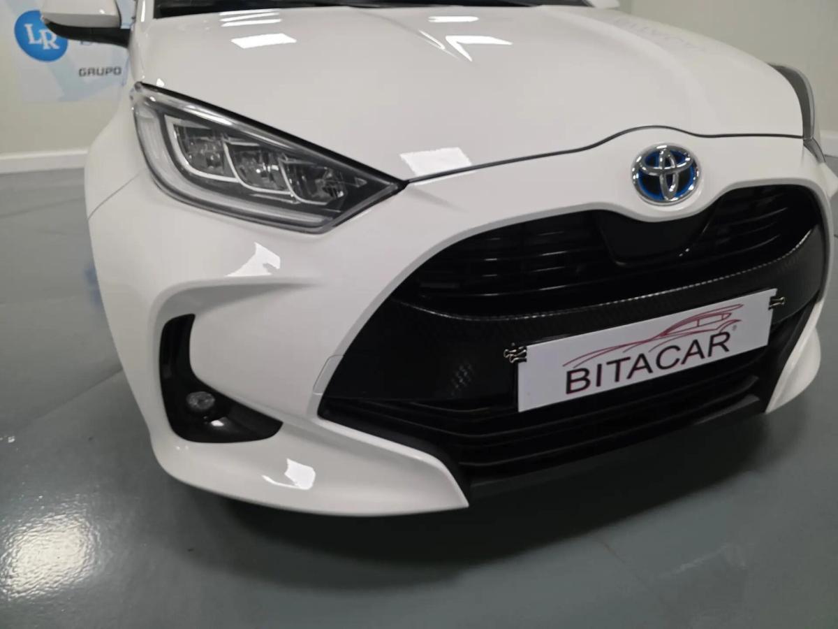 toyota-yaris-2022-hibrido-a-gasolina-1490cc