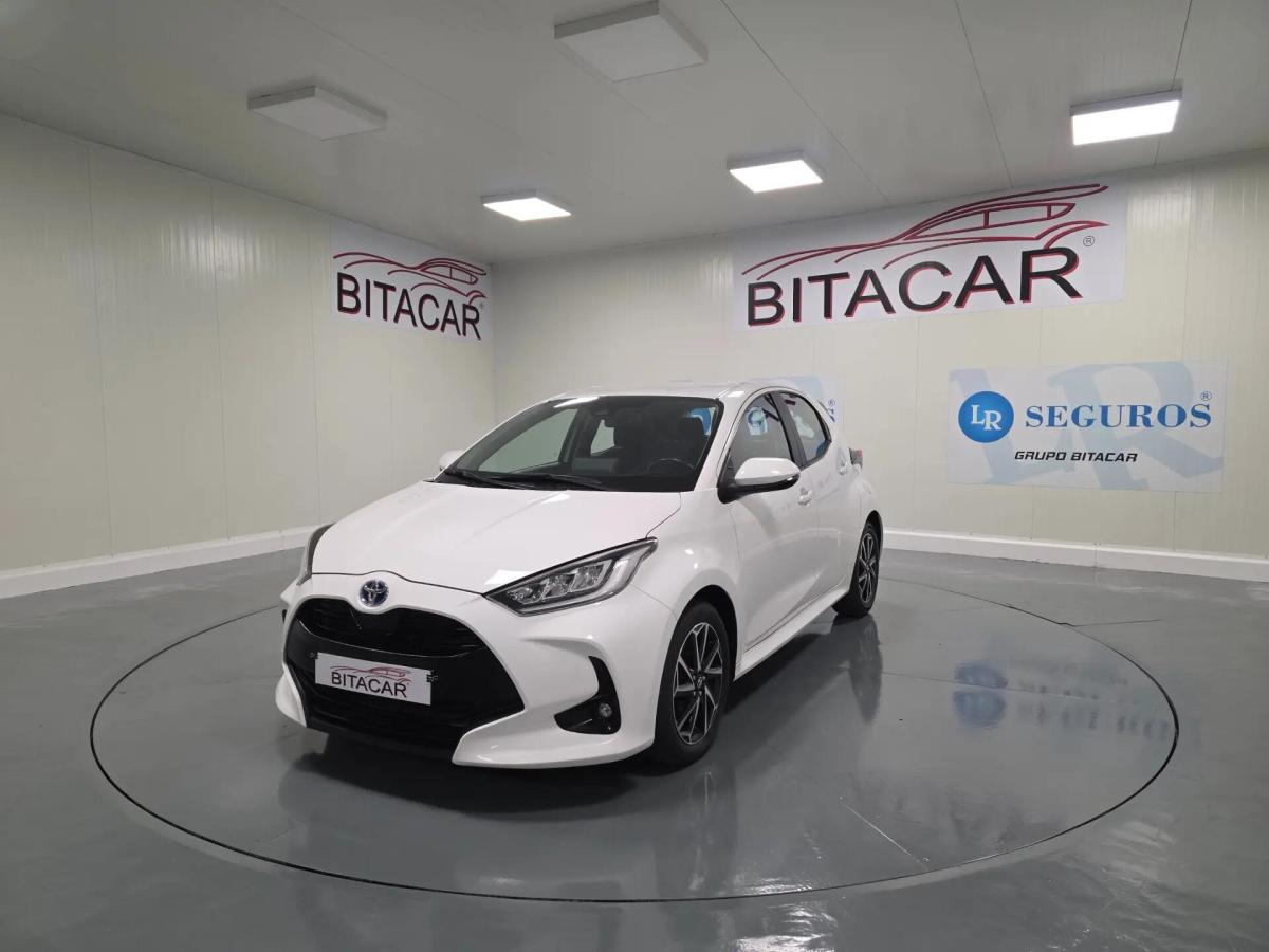 toyota-yaris-2022-hibrido-a-gasolina-1490cc