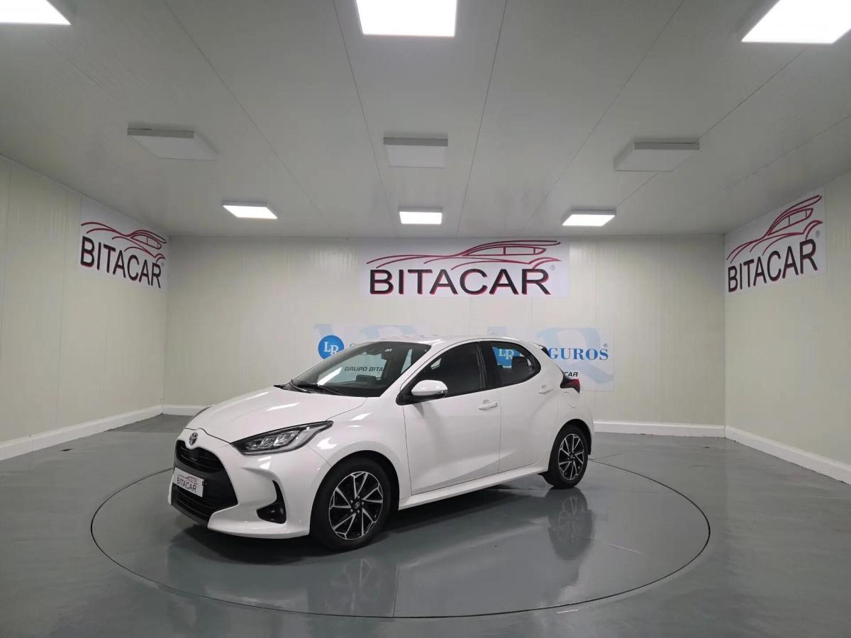 toyota-yaris-2022-hibrido-a-gasolina-1490cc