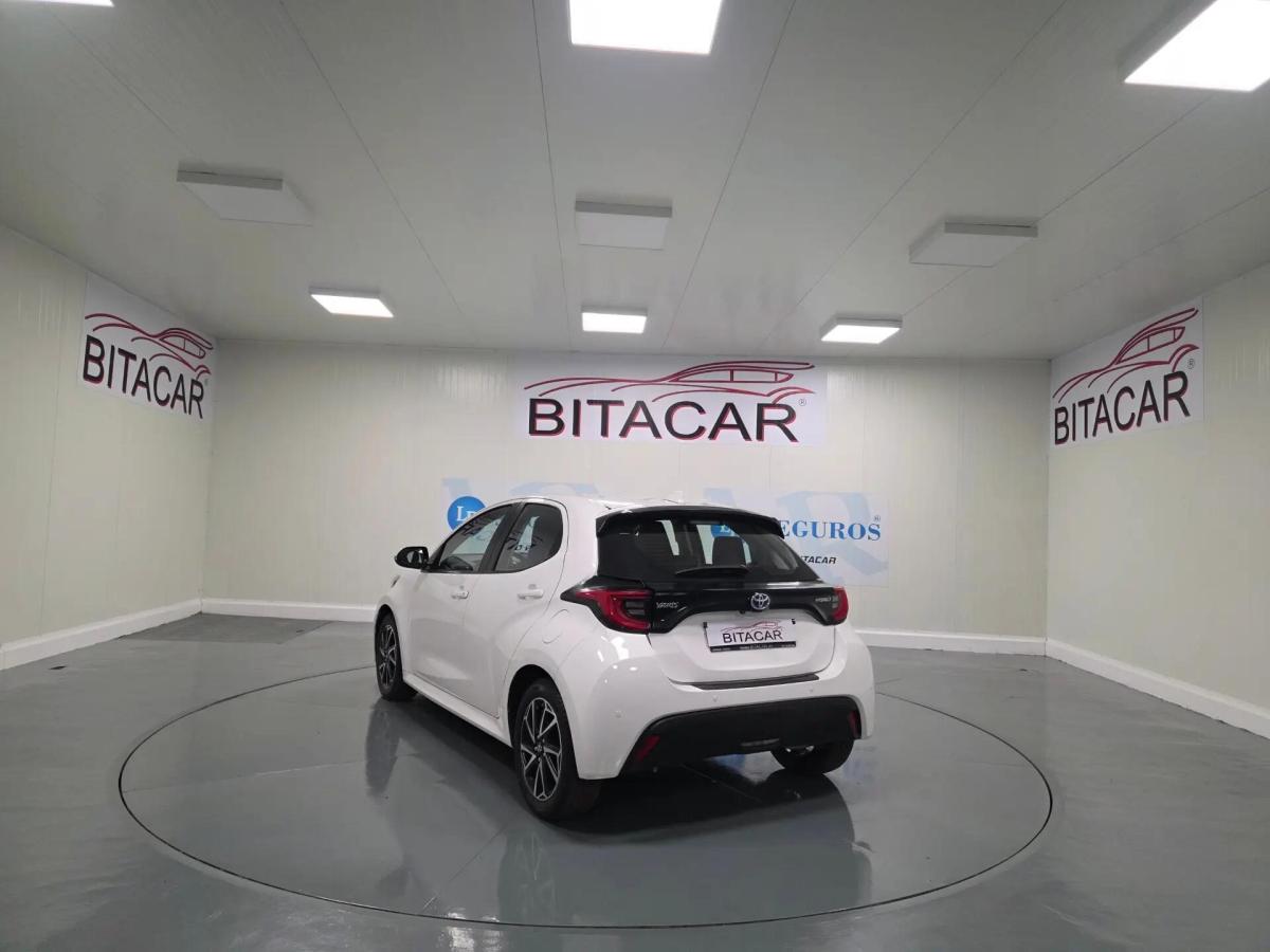 toyota-yaris-2022-hibrido-a-gasolina-1490cc