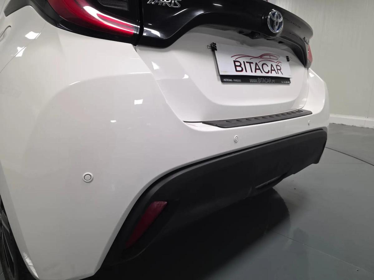 toyota-yaris-2022-hibrido-a-gasolina-1490cc