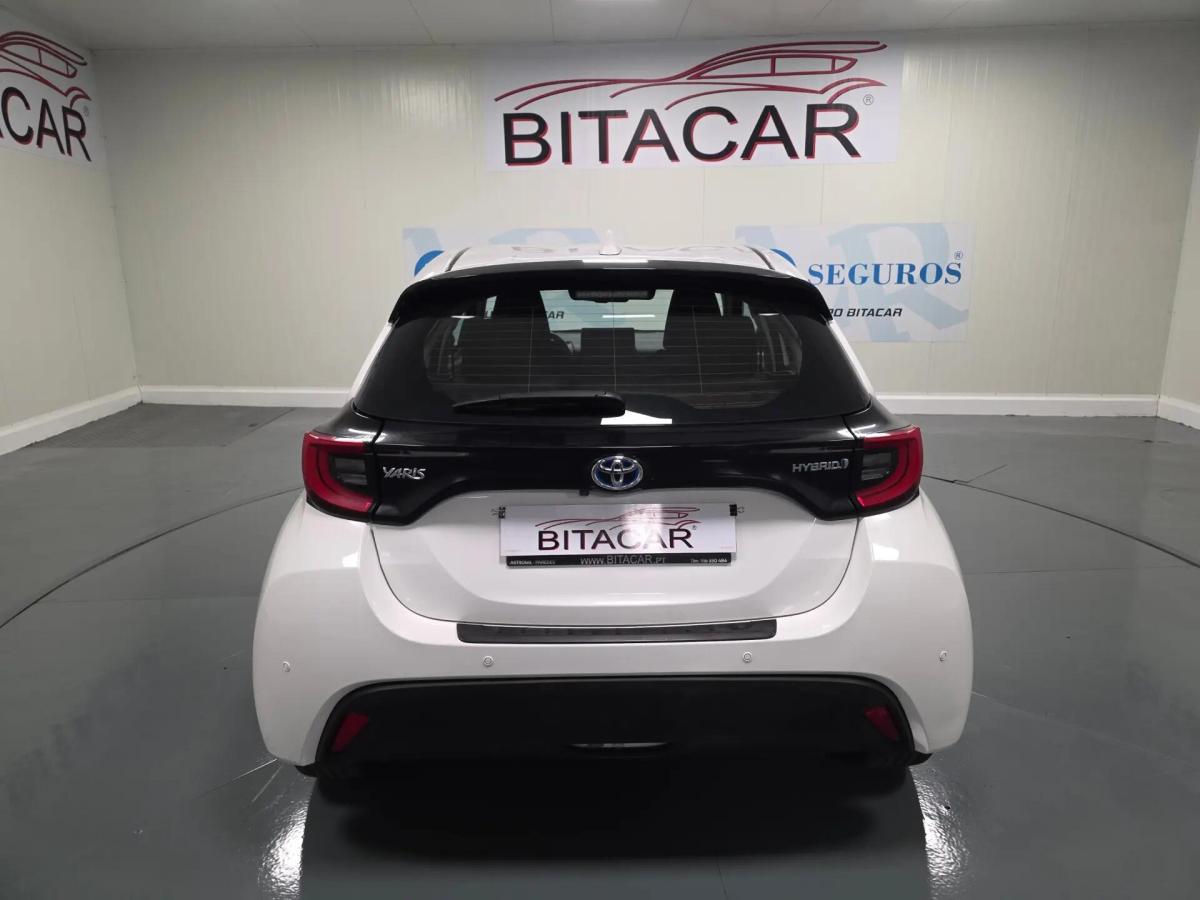 toyota-yaris-2022-hibrido-a-gasolina-1490cc