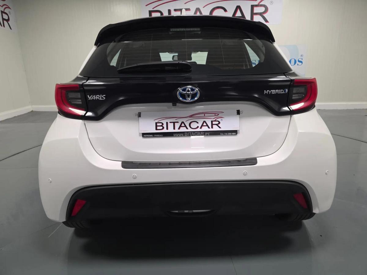 toyota-yaris-2022-hibrido-a-gasolina-1490cc