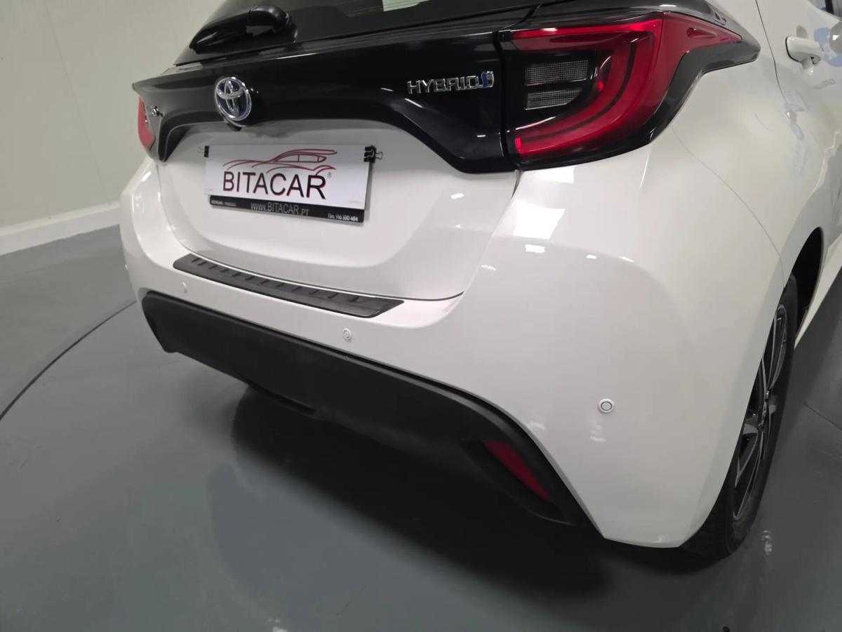 toyota-yaris-2022-hibrido-a-gasolina-1490cc