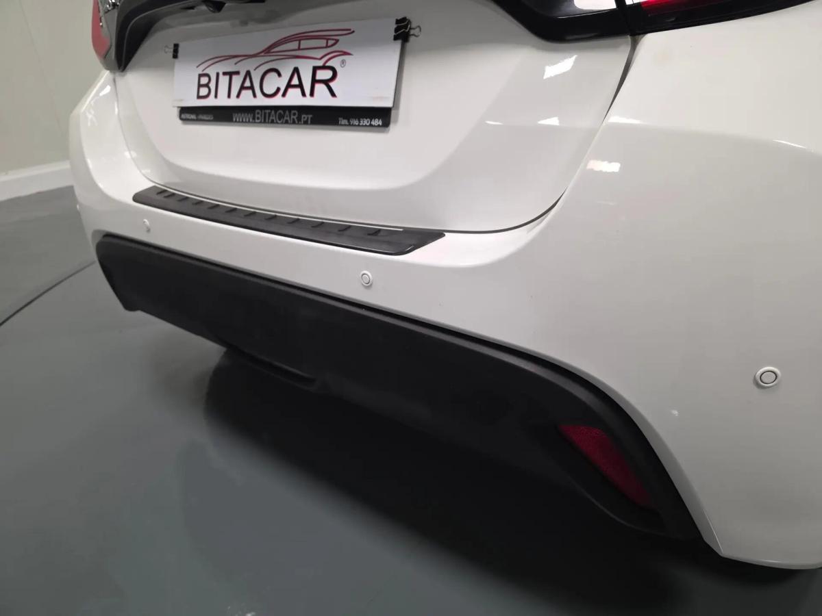 toyota-yaris-2022-hibrido-a-gasolina-1490cc