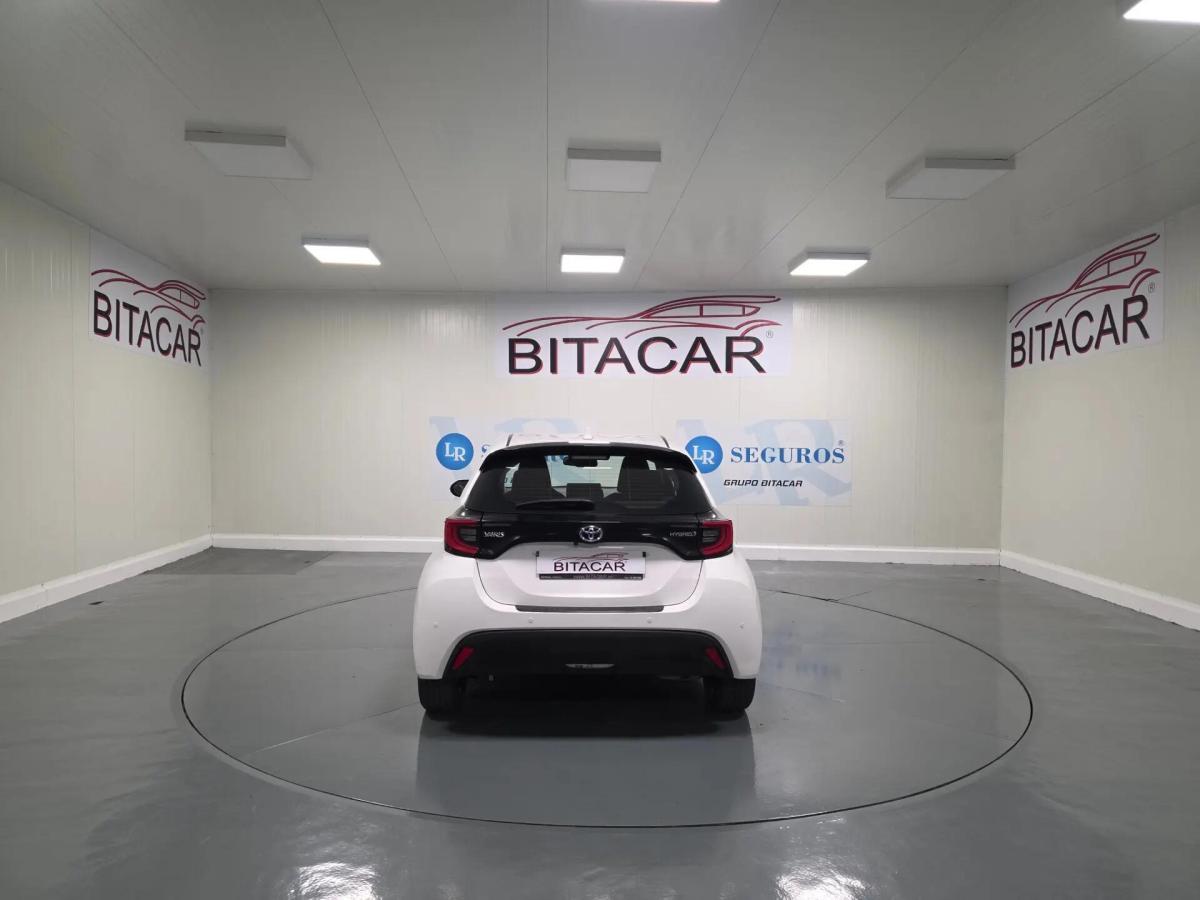 toyota-yaris-2022-hibrido-a-gasolina-1490cc