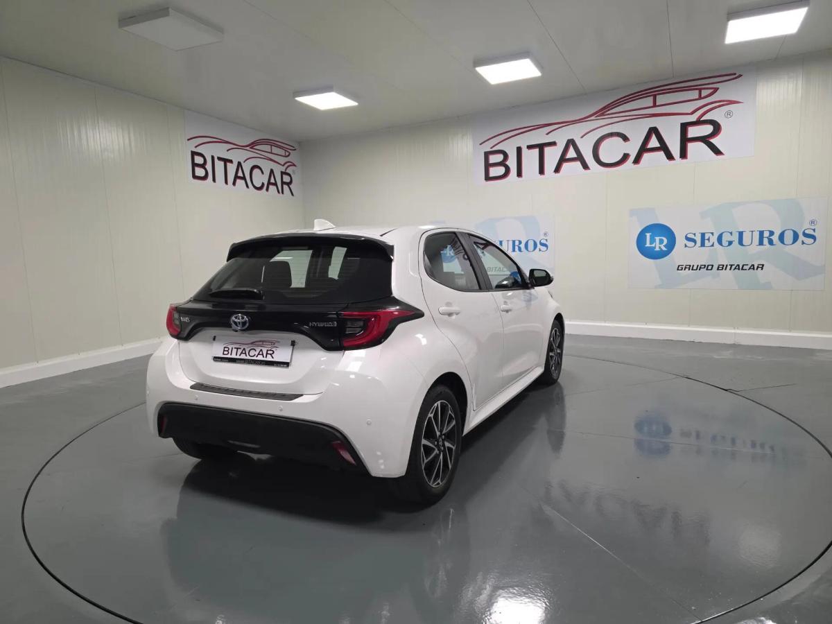 toyota-yaris-2022-hibrido-a-gasolina-1490cc