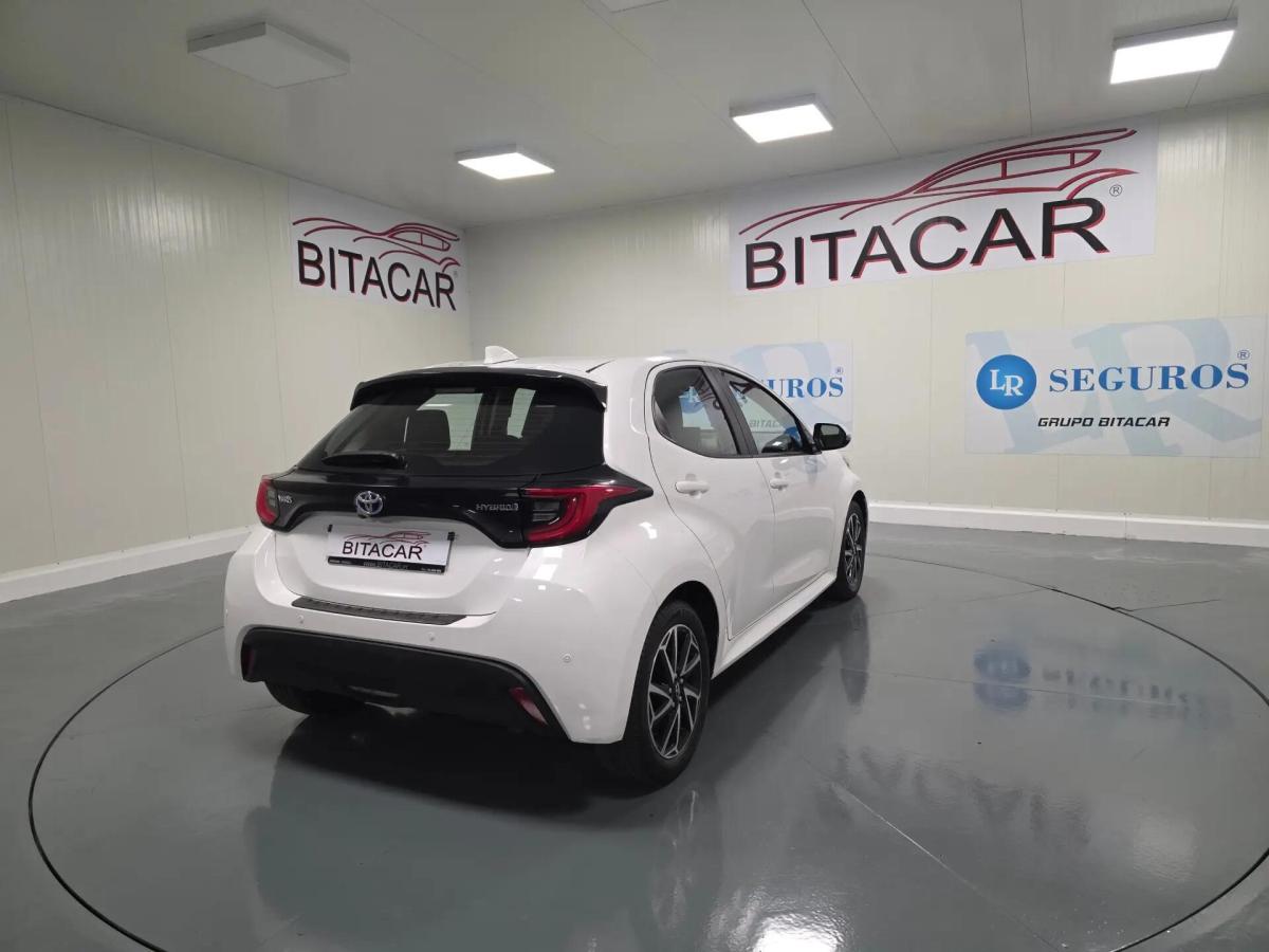 toyota-yaris-2022-hibrido-a-gasolina-1490cc