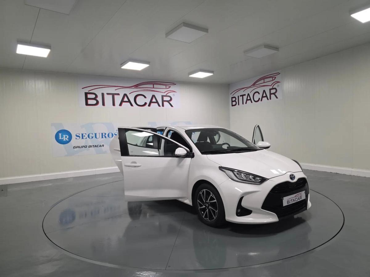 toyota-yaris-2022-hibrido-a-gasolina-1490cc