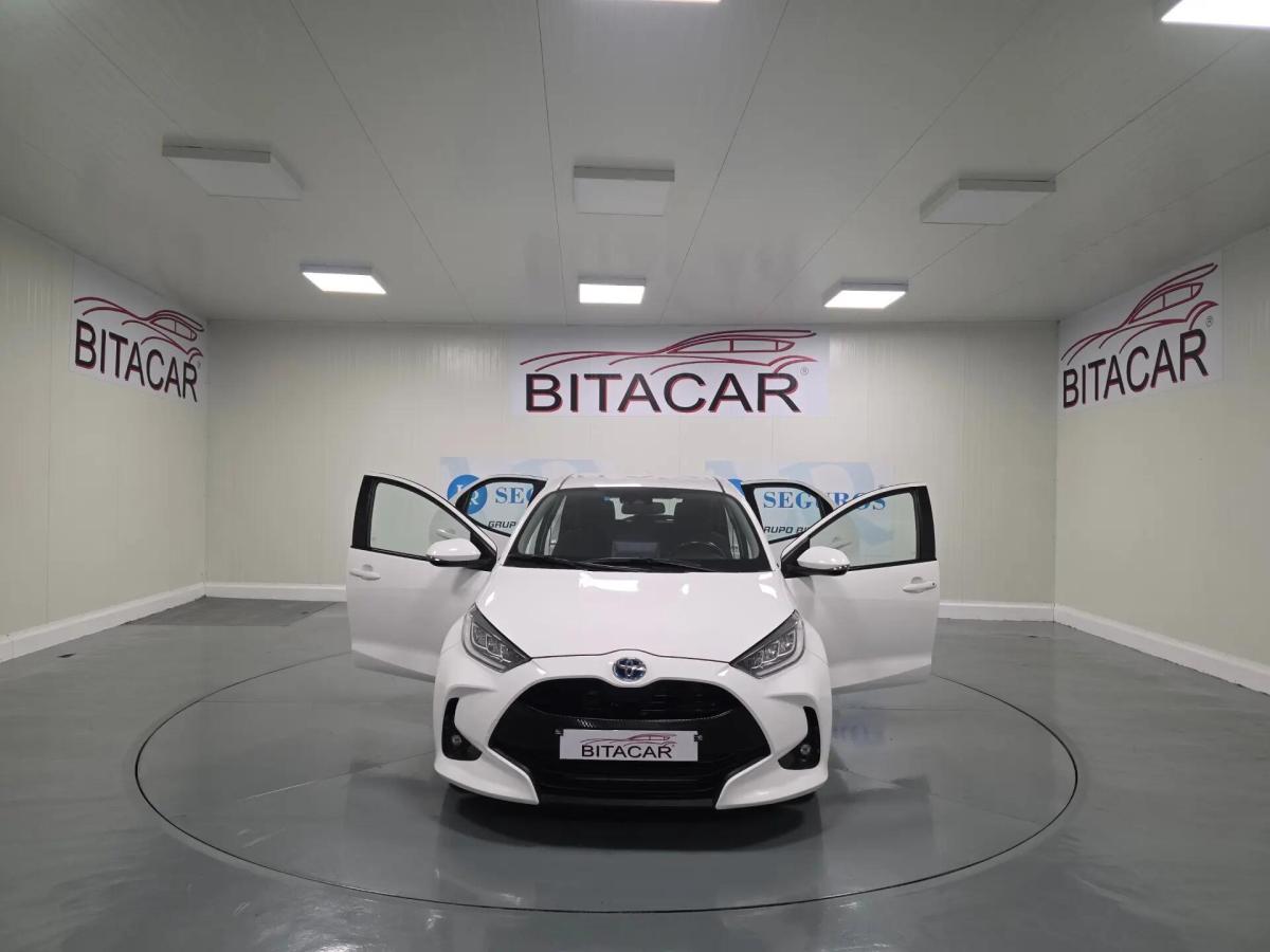 toyota-yaris-2022-hibrido-a-gasolina-1490cc