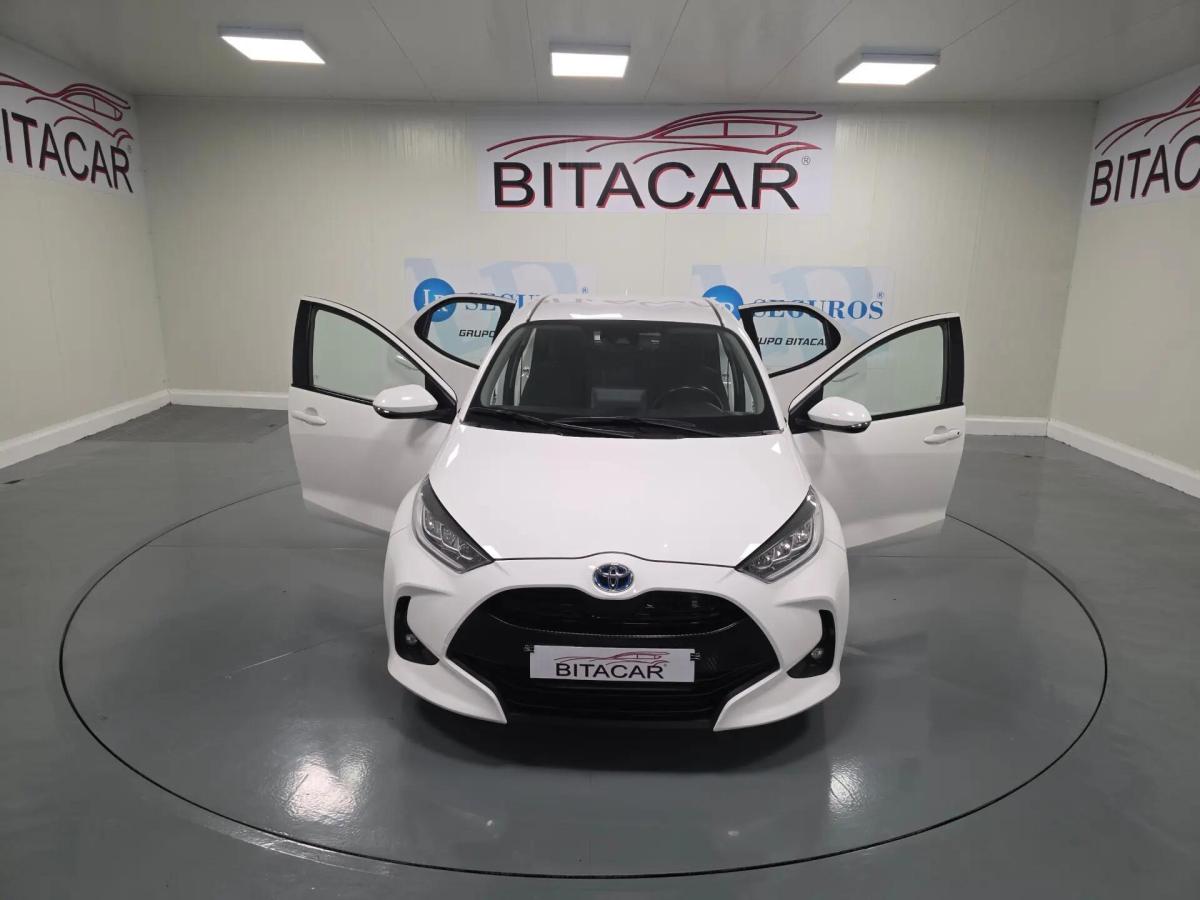 toyota-yaris-2022-hibrido-a-gasolina-1490cc