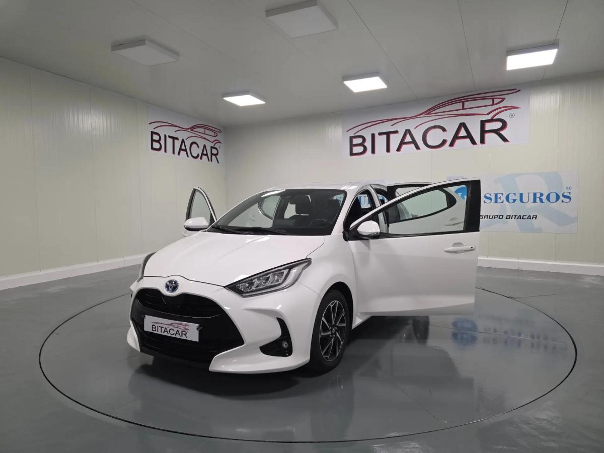 toyota-yaris-2022-hibrido-a-gasolina-1490cc