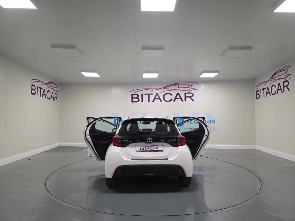 toyota-yaris-2022-hibrido-a-gasolina-1490cc