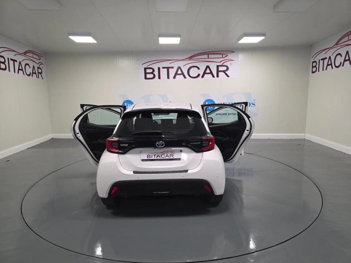toyota-yaris-2022-hibrido-a-gasolina-1490cc