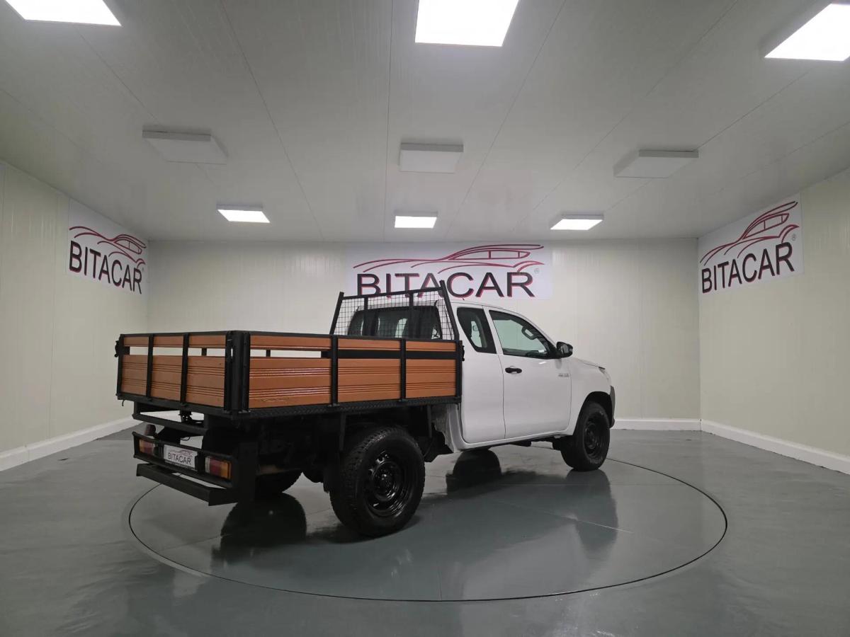 toyota-hilux-2018-diesel-2393cc