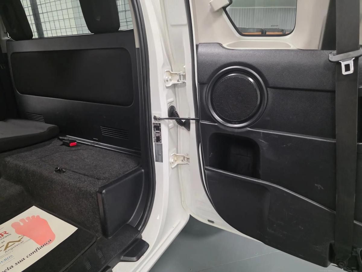 toyota-hilux-2018-diesel-2393cc