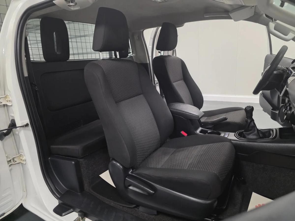 toyota-hilux-2018-diesel-2393cc