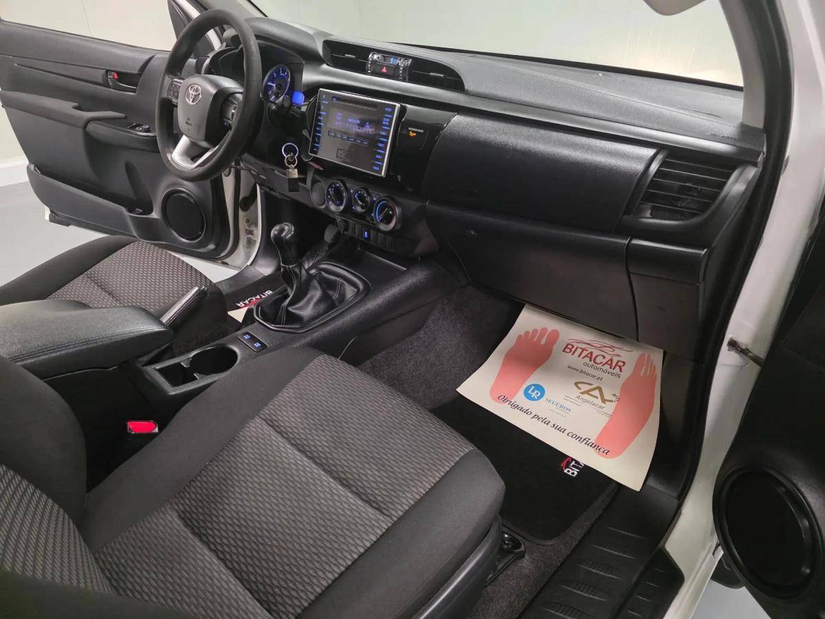 toyota-hilux-2018-diesel-2393cc