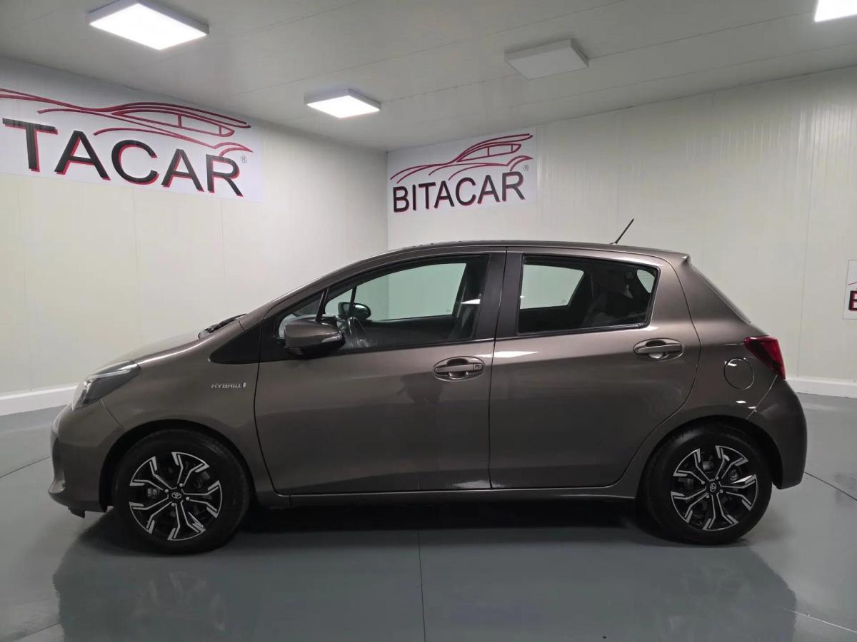 toyota-yaris-2017-hibrido-a-gasolina-1497cc