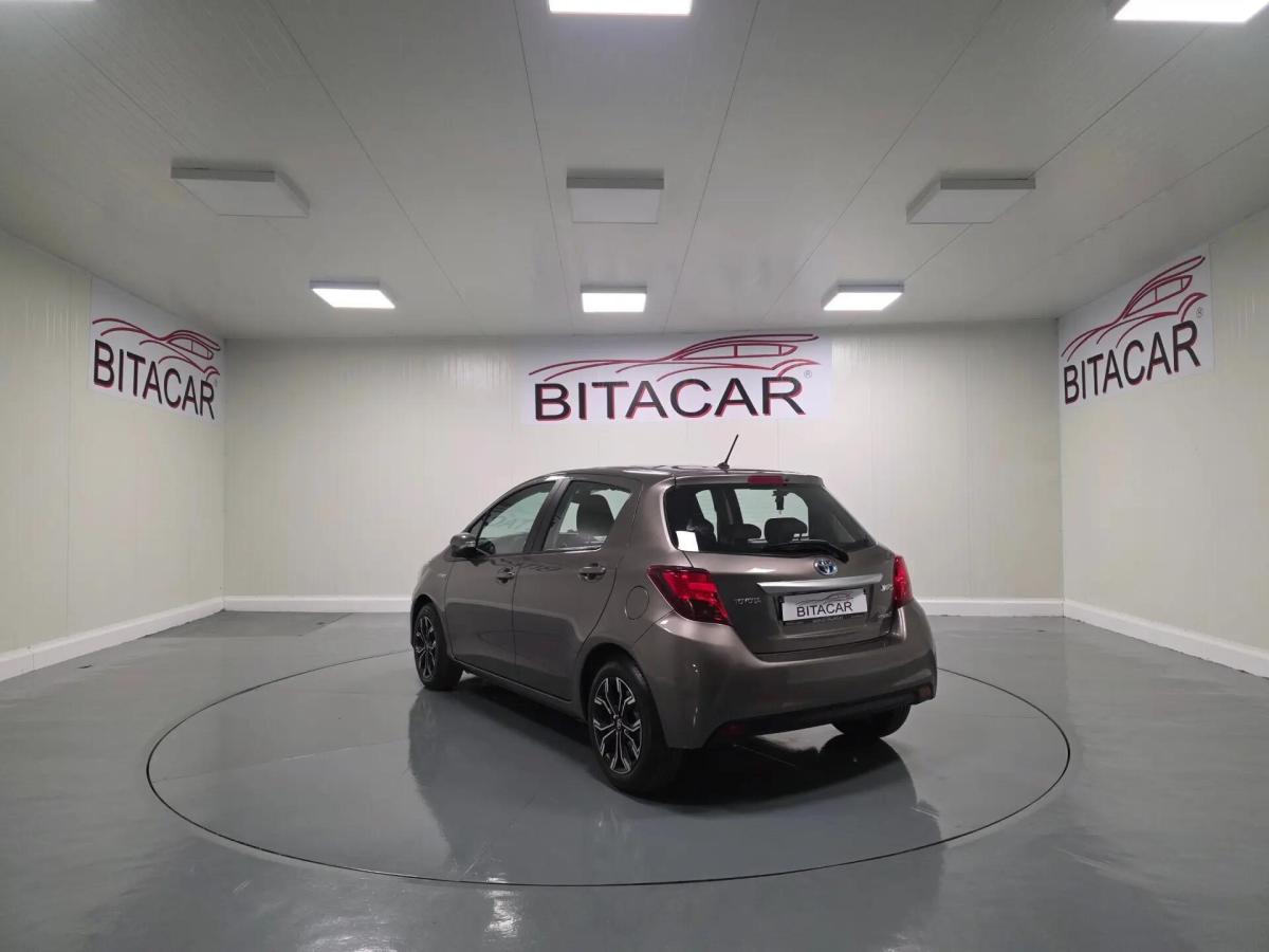 toyota-yaris-2017-hibrido-a-gasolina-1497cc