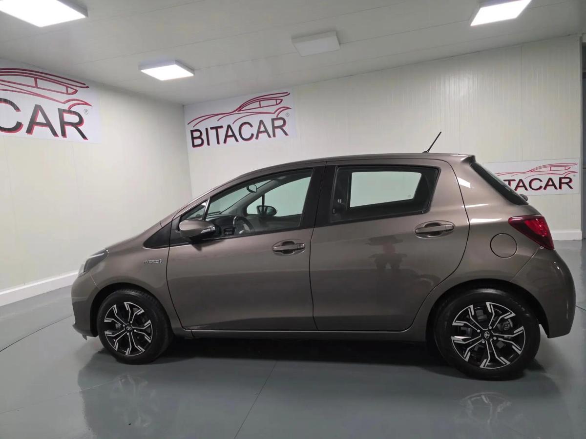 toyota-yaris-2017-hibrido-a-gasolina-1497cc