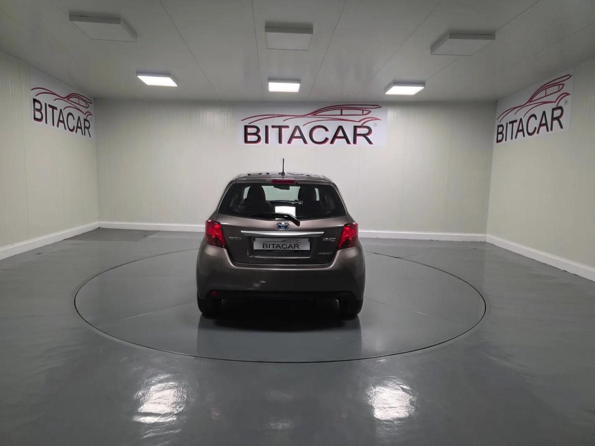 toyota-yaris-2017-hibrido-a-gasolina-1497cc