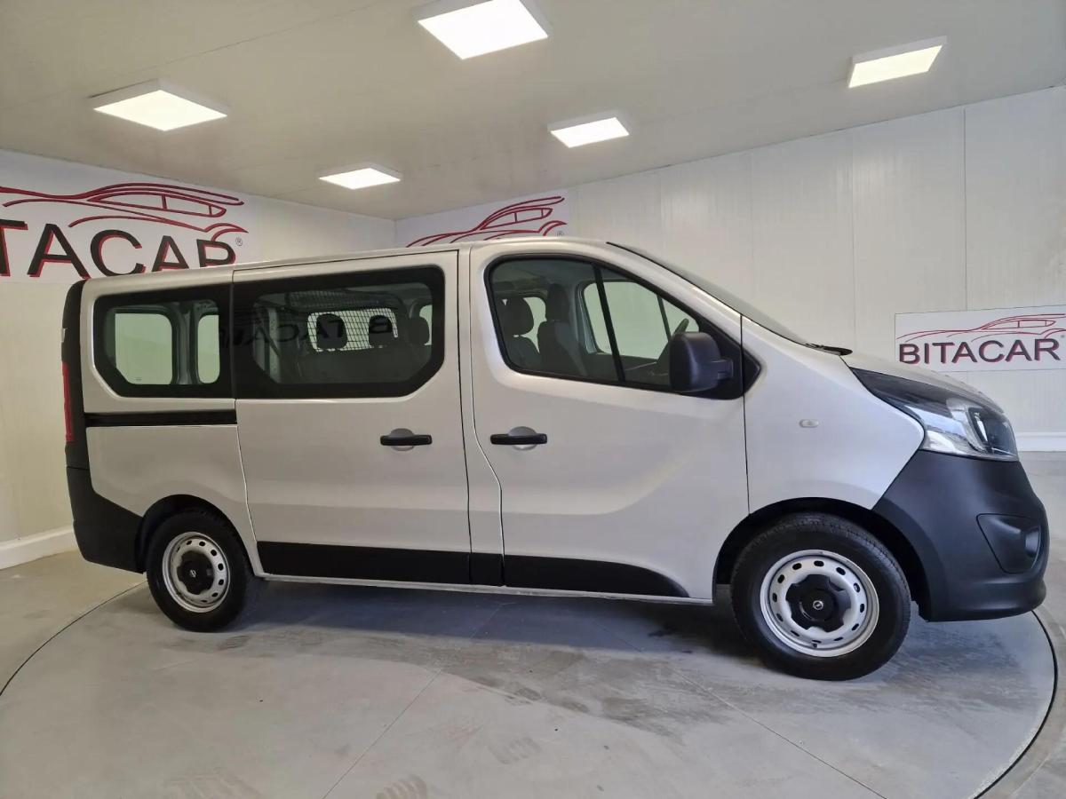 opel-vivaro-2018-diesel-1598cc