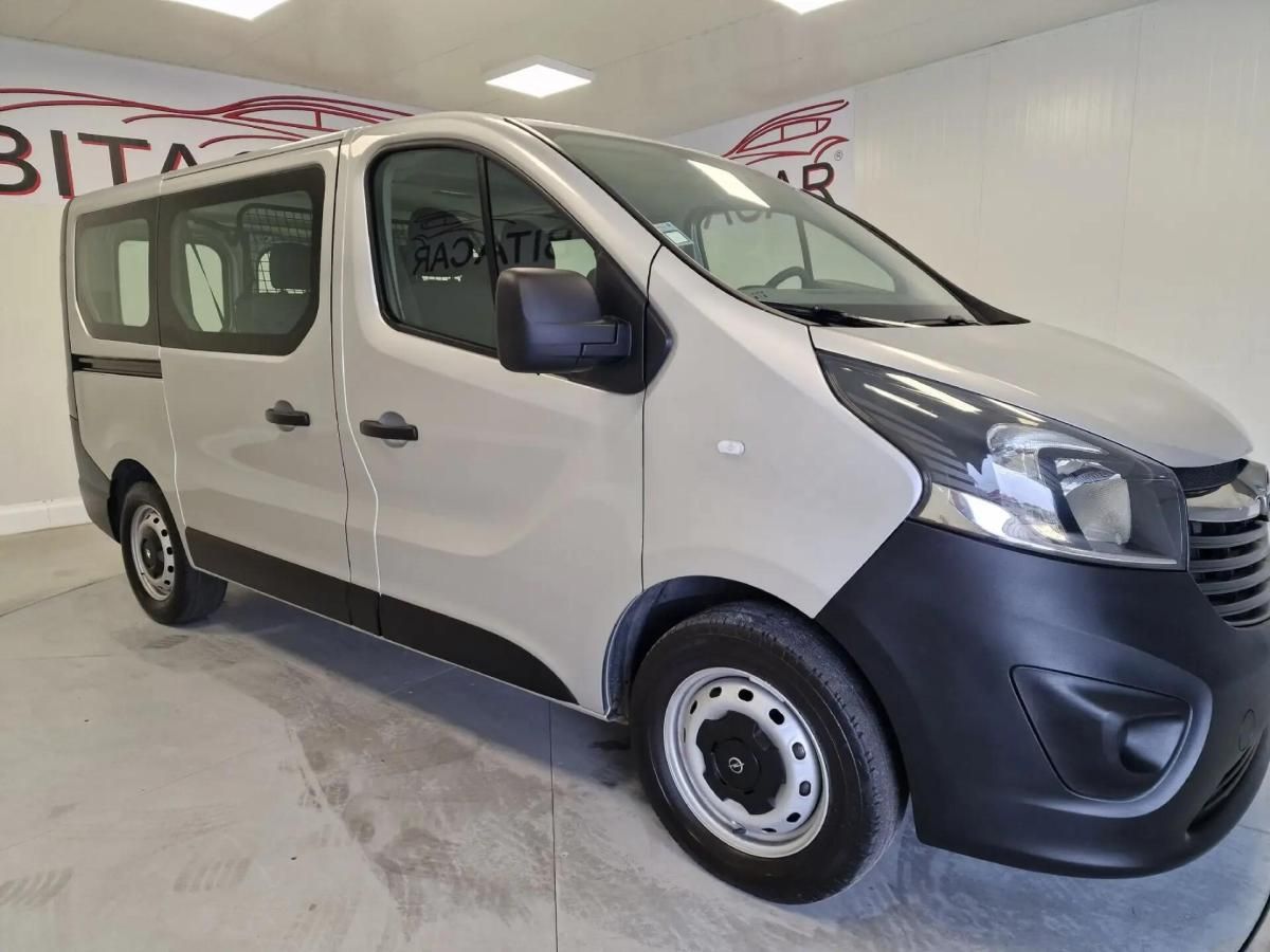 opel-vivaro-2018-diesel-1598cc