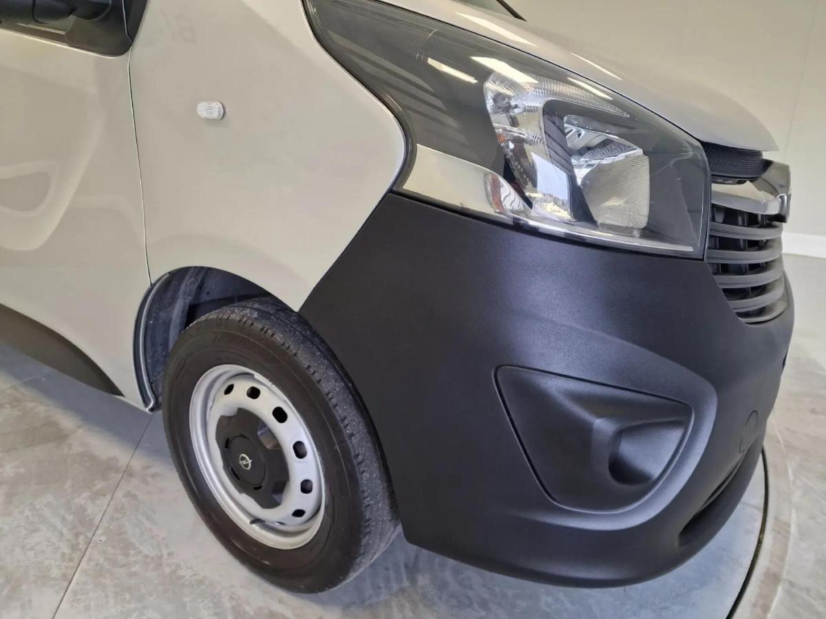 opel-vivaro-2018-diesel-1598cc