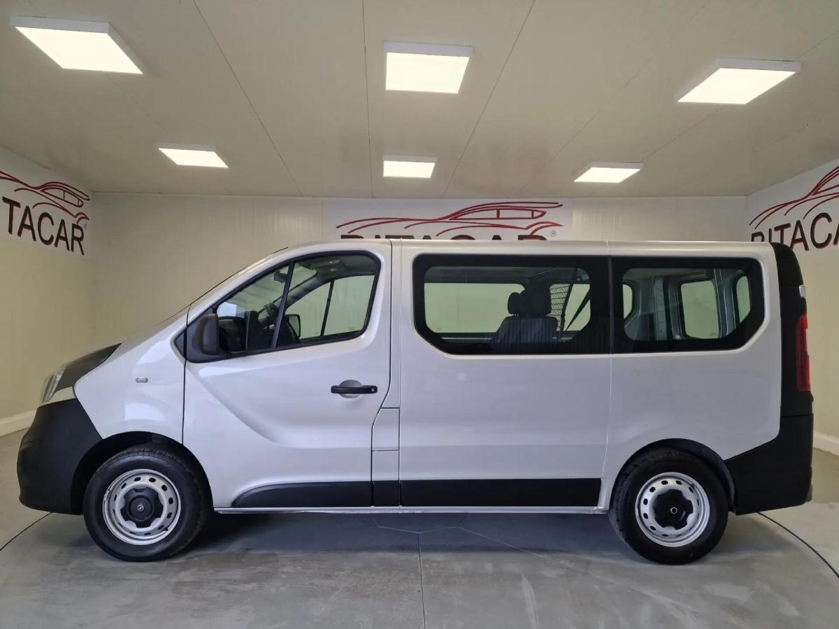 opel-vivaro-2018-diesel-1598cc
