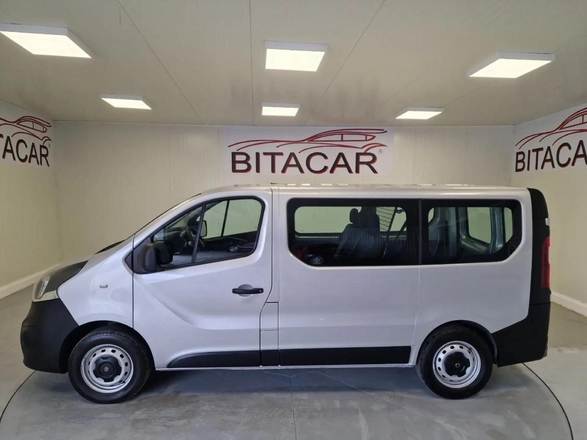 opel-vivaro-2018-diesel-1598cc