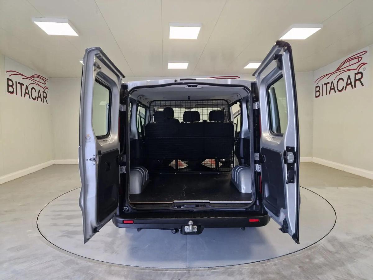 opel-vivaro-2018-diesel-1598cc