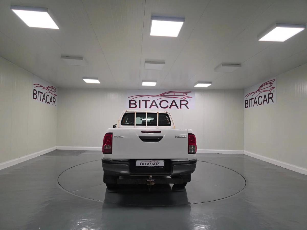 toyota-hilux-2018-diesel-2393cc