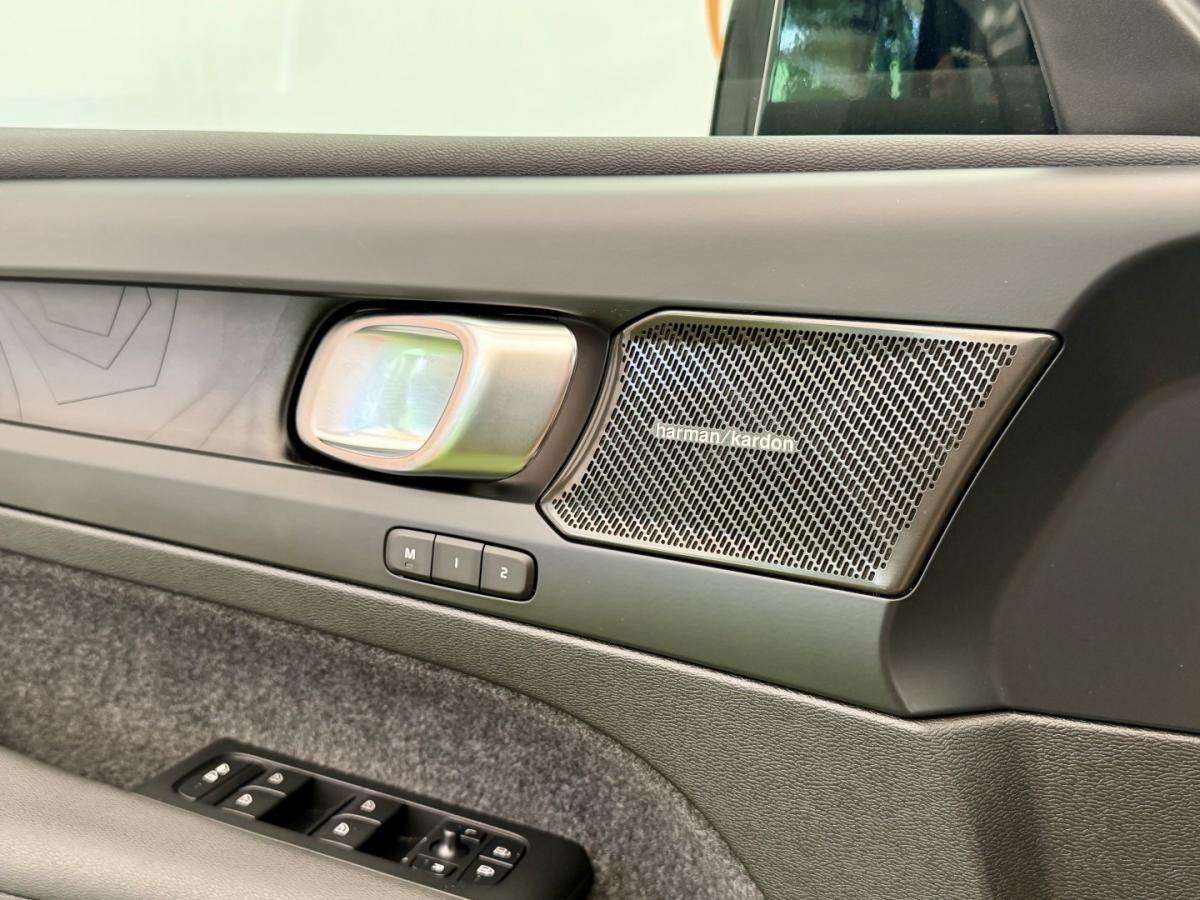 volvo-xc40-2023-eletrico-0cc