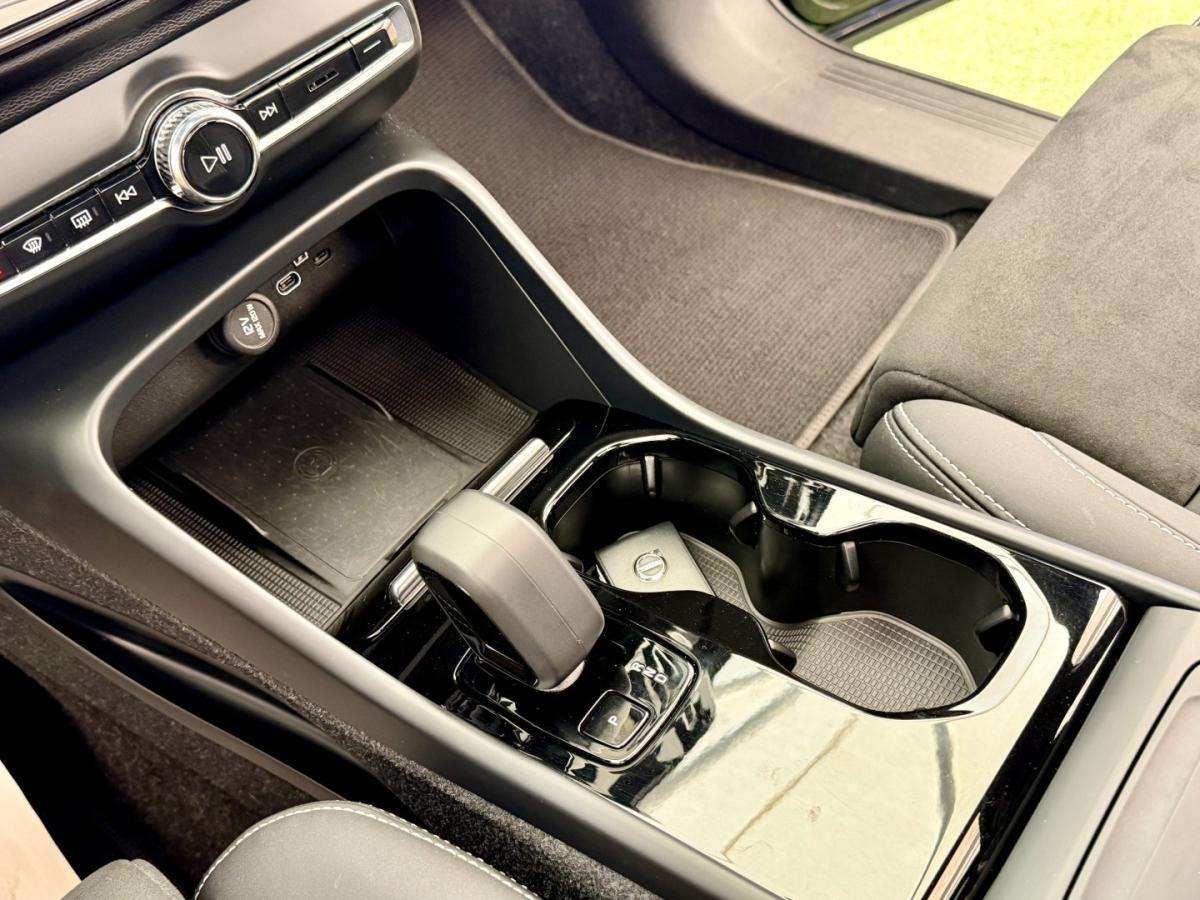 volvo-xc40-2023-eletrico-0cc