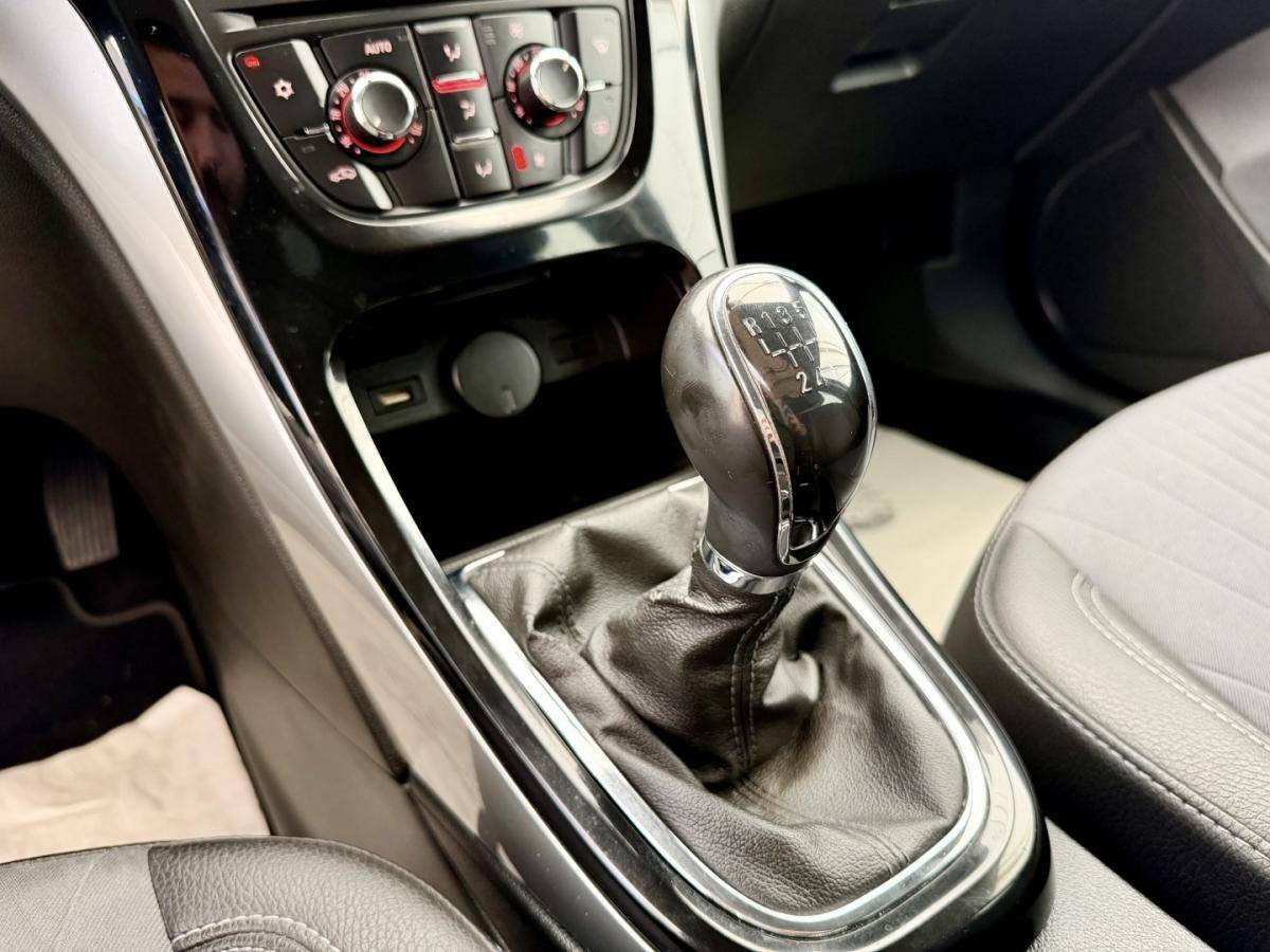 opel-astra-2015-diesel-1598cc