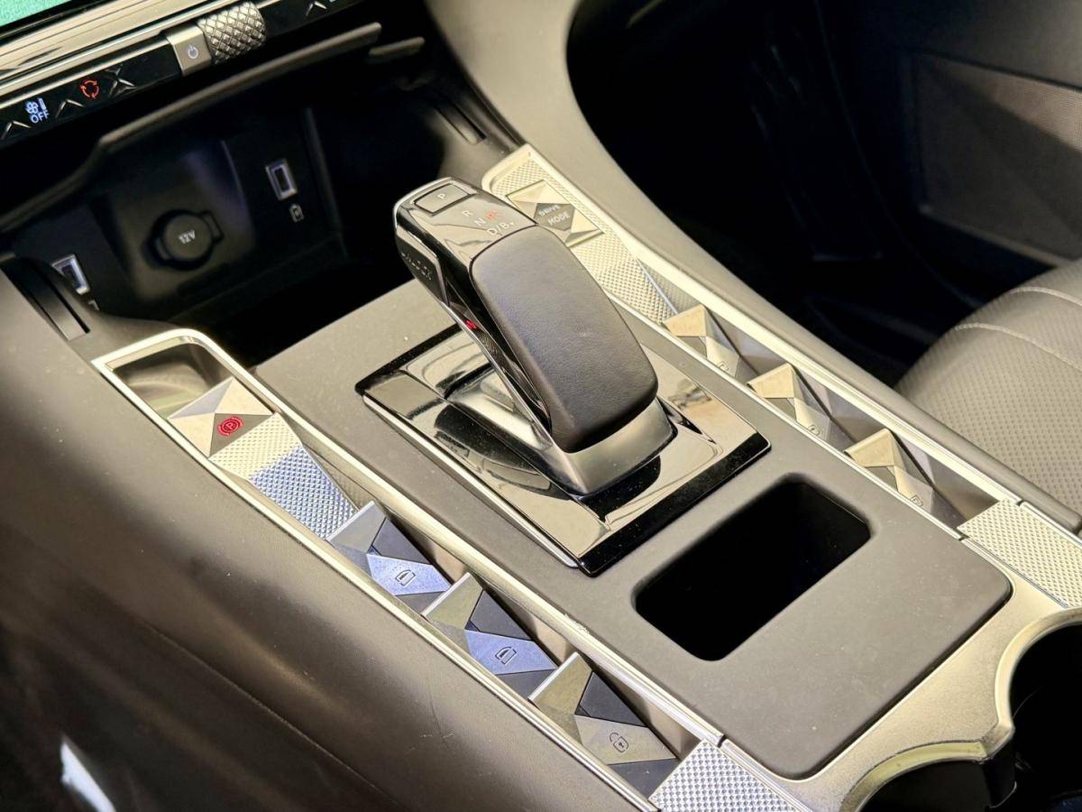 ds-ds-7-crossback-2023-hibrido-1598cc