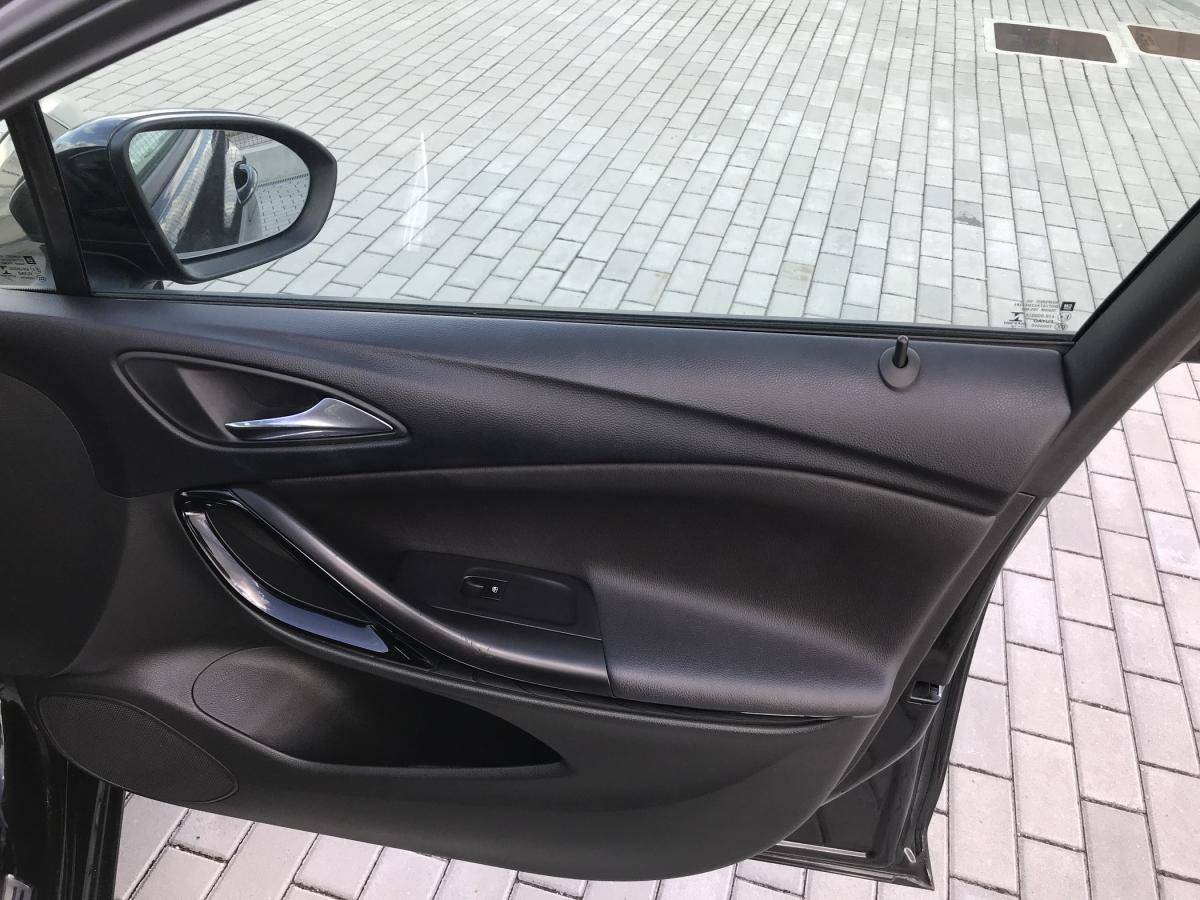 opel-astra-sport-tourer-2017-diesel-1598cc