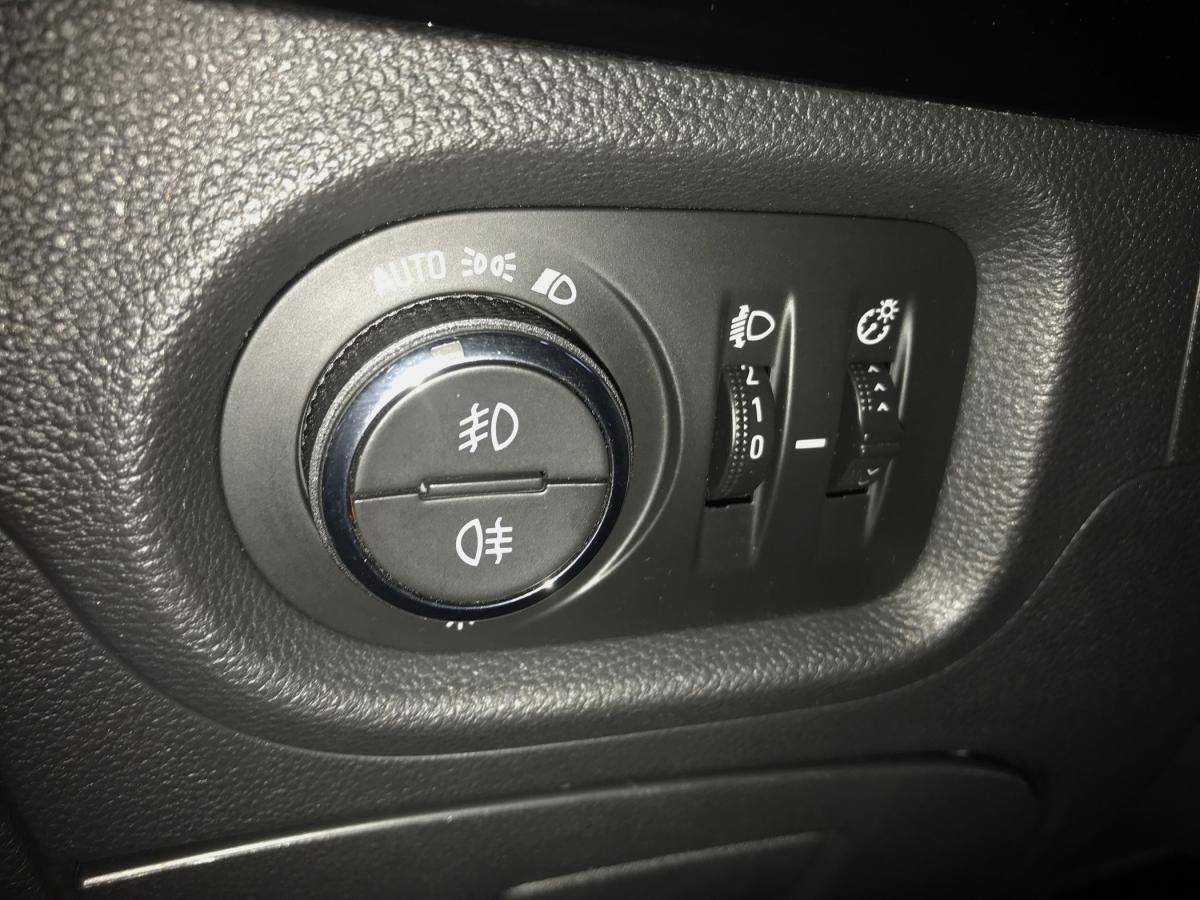 opel-astra-sport-tourer-2017-diesel-1598cc