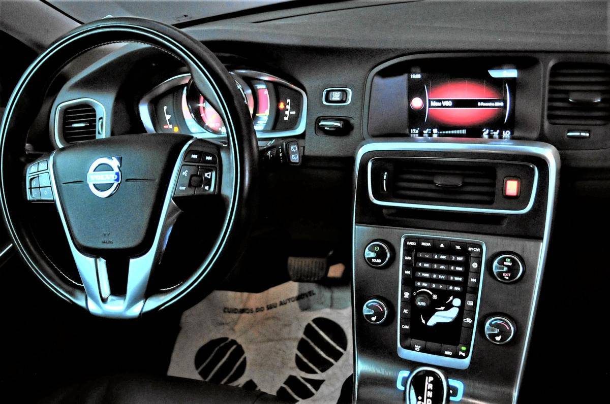volvo-v60-polestar-optimisation-d5-awd-2-4-2014-2400cc