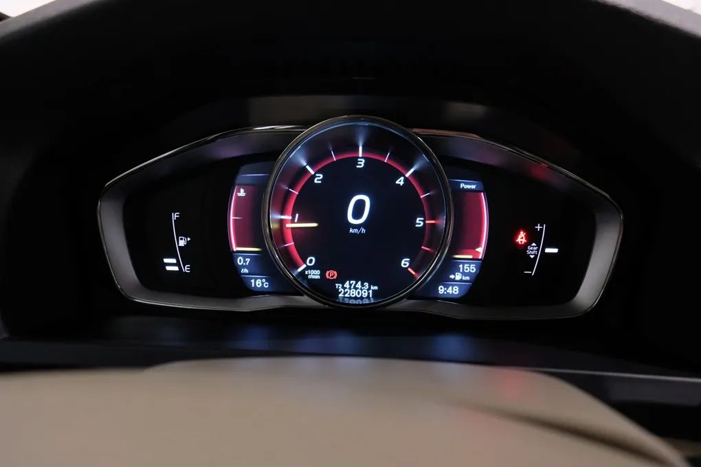 volvo-v60-2015-diesel-1560cc