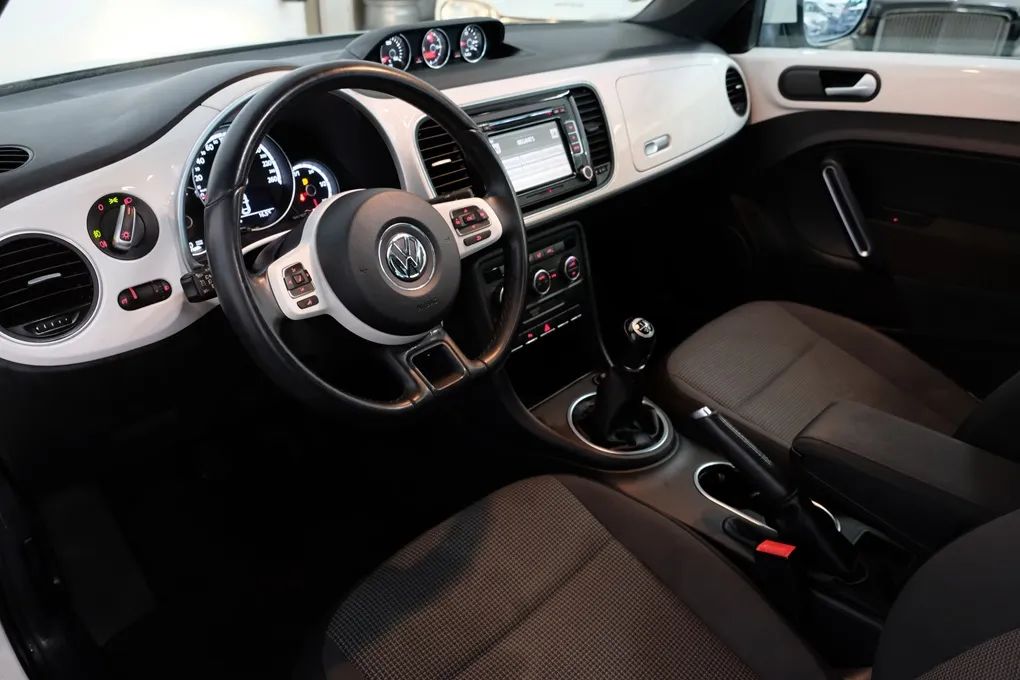 volkswagen-beetle-2012-diesel-1598cc