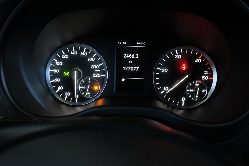 mercedes-benz-vito-2015-diesel-1598cc