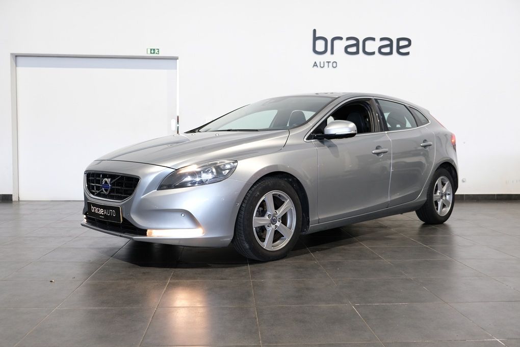 volvo-v40-2013-diesel-1560cc